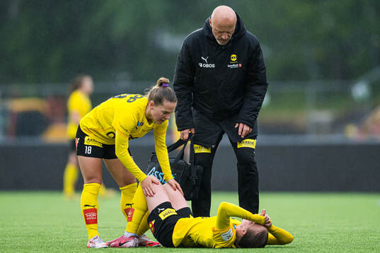 Mari Rosendal Nyhagen of LSK Kvinner with an injury