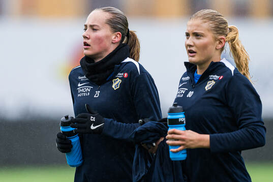 Mille Helland Flø and Celia Lind Halvorsen of Stabæk