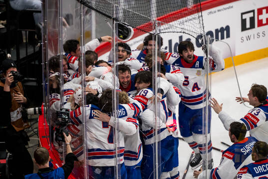 Players of USA celebrate