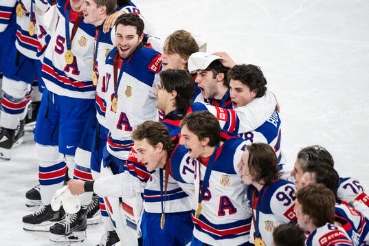 Players of USA celebrate