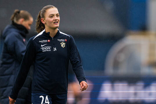 Guro Hammer Røn of Stabæk warms up