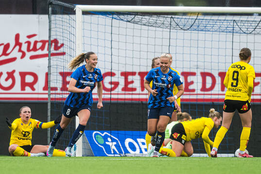 Emilie Libakken Østerås of Stabæk celebrates