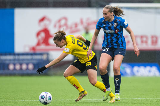 Tonje Erikstein of LSK Kvinner and Mille Helland Flø of