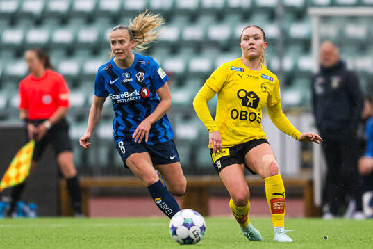 Emilie Libakken Østerås of Stabæk and Emma-Helena