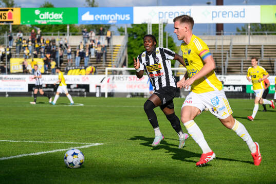 Landskronas Xavier Odhiambo och Falkenbergs Tim Stålheden