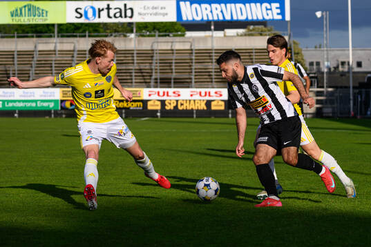 Falkenbergs Linus Borgström och Landskronas Edi Sylisufaj