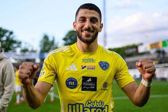 Falkenbergs Leonardo Farah Shahin jublar
