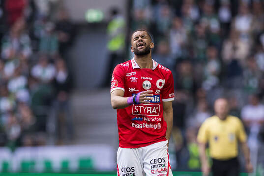 Degerfors Leon Hien har ont