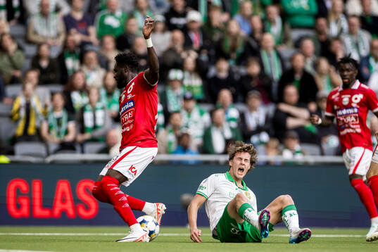 Degerfors Nasiru Moro och Hammarbys Hampus Skoglund