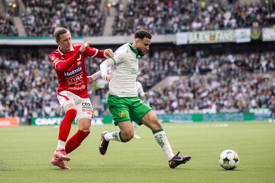 Degerfors Erik Lindell och Hammarbys Abdelrahman Boudah