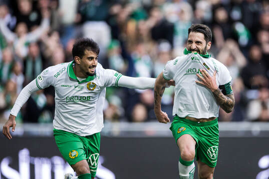 Hammarbys Nahir Besara jublar med Montader Madjed