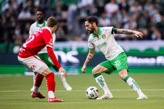 Degerfors Erik Lindell och Hammarbys Nahir Besara