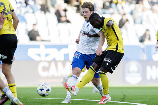 IFK Norrköpings Alexander Fransson och Mjällbys Abdoulie