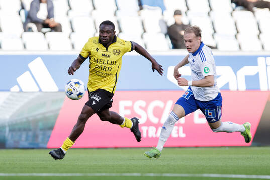 Mjällbys Uba Charles Nwokoma och IFK Norrköpings Marcus