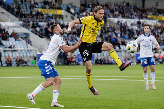 IFK Norrköpings Max Watson och Mjällbys Tom Pettersson
