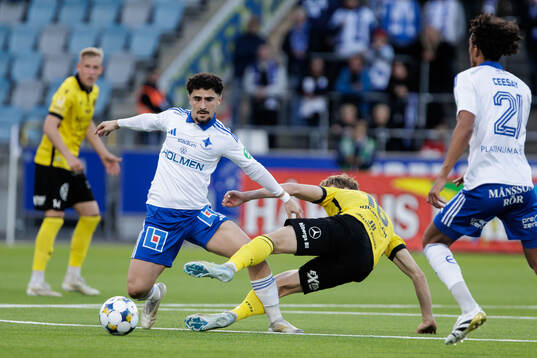 IFK Norrköpings Ismet Lushaku och Mjällbys Alexander