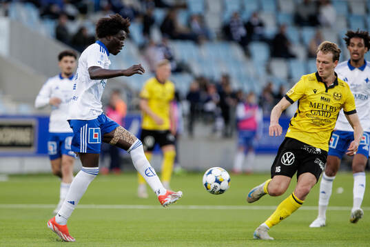 IFK Norrköpings Kojo Peprah Oppong och Mjällbys Alexander