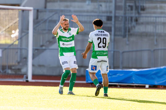 Västerås Alexander Thongla-Iad Warneryd har gjort 1-1 och