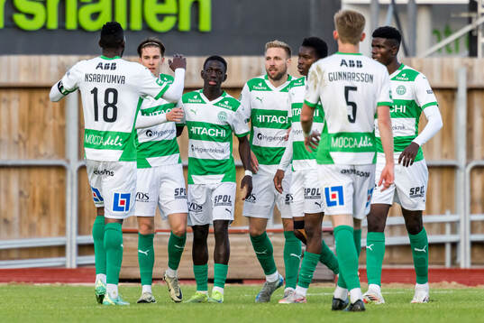 Västerås Jonathan Ring jublar med lagkamrater