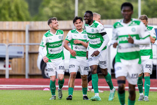 Västerås Frederic Nsabiyumva jublar