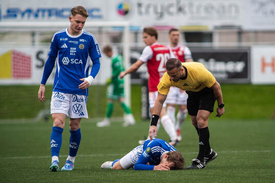 GIF Sundsvalls Pontus Engblom har ont