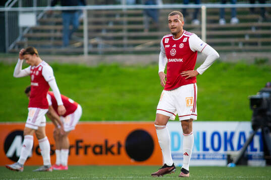 Sandvikens IFs Kim Käck Ofordu deppar