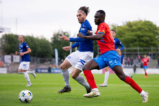Trelleborgs Felix Hörberg och Helsingborgs Adam Akimey