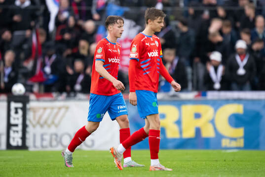 Helsingborgs Lukas Kjellnäs och Adrian Svanbäck deppar i