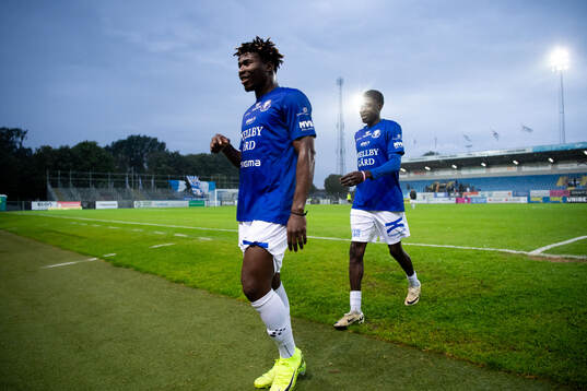 Trelleborgs Abel Ogwuche och Emmanuel Godwin deppar