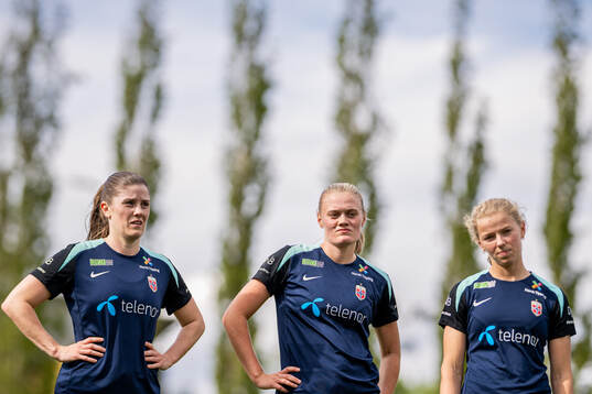 Maren Mjelde, Mathilde Harviken and Justine Kielland of the