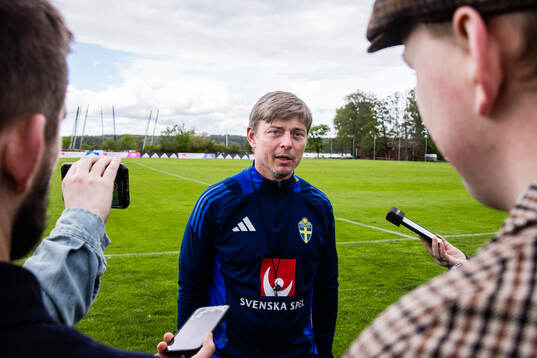 Head coach Jon Dahl Tomasson of the Swedish men's national