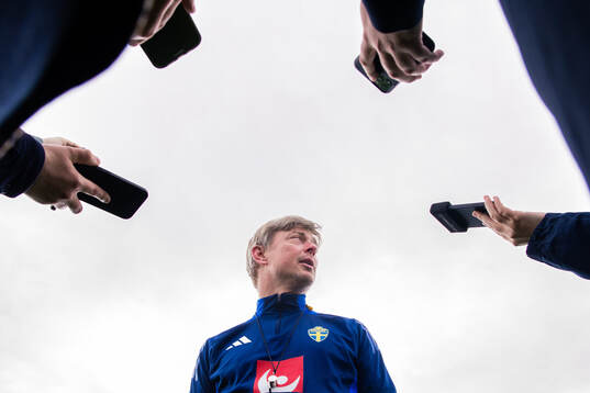 Head coach Jon Dahl Tomasson of the Swedish men's national
