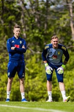 Goalkeeper coach Maths Elfvendal and goalkeeper Robin Olsen