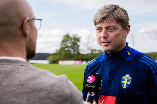 Head coach Jon Dahl Tomasson of the Swedish men's national