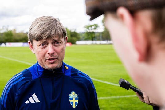 Head coach Jon Dahl Tomasson of the Swedish men's national
