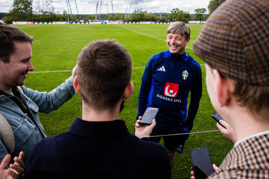 Head coach Jon Dahl Tomasson of the Swedish men's national