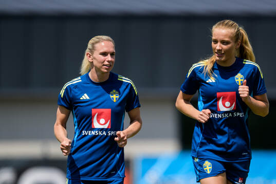 Jonna Andersson and Smilla Holmberg of the Swedish