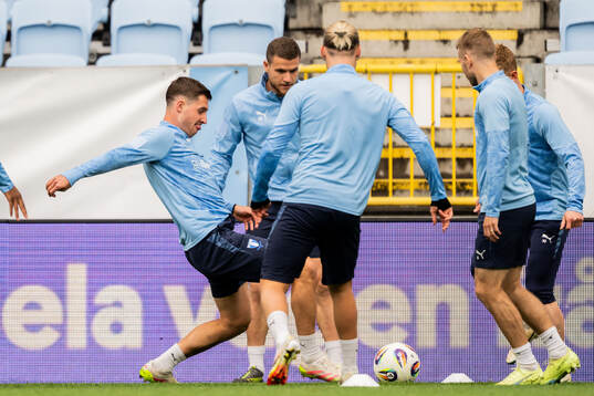 Malmö FFs Lasse Berg Johnsen och Gabriel Busanello