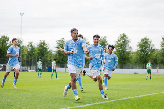 Malmö FFs Zakaria Loukili jublar