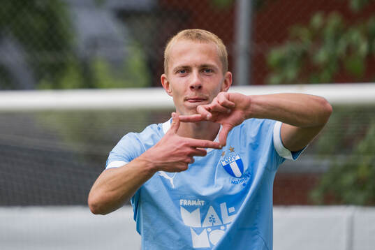 Malmö FFs Alexander Olsson jublar