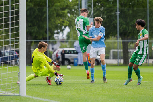 Hammarbys Elton Fischerström Opancar och Malmö FFs Finlay