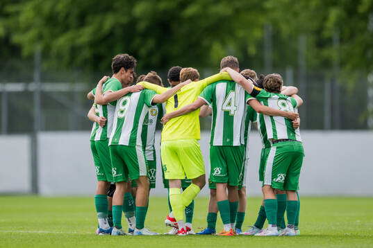 Hammarbys spelare samlas