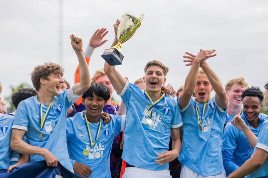 Malmö FFs Finlay Neat, Sashwat Rana, Medjen Llumnica och