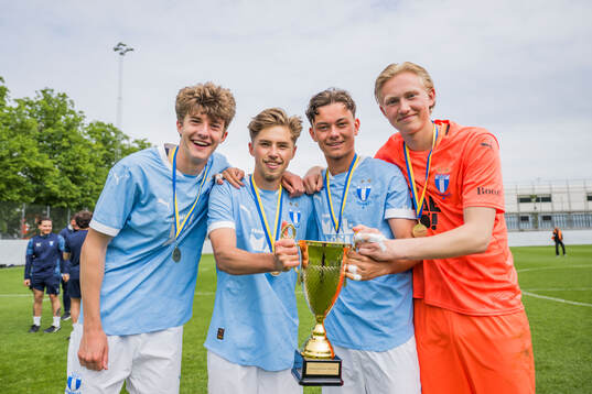Malmö FFs Finlay Neat, Hugo Bäckstrand, Linus Larsen och