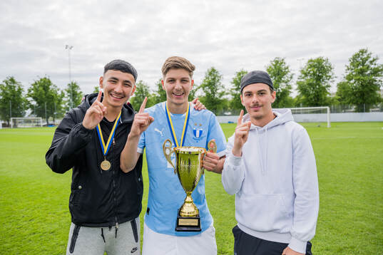 Malmö FFs Medjen Llumnica jublar