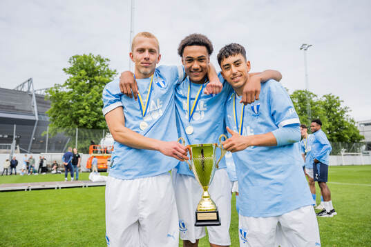Malmö FFs Alexander Olsson, Theodor Lundbergh och James
