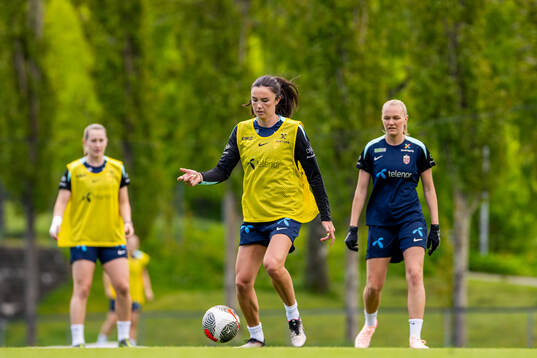 Ingrid Syrstad Engen and Frida Maanum of the Norwegian