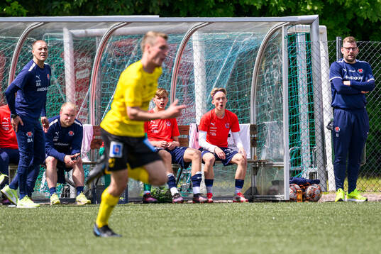 Åstorps tränare Bobby Alm Nilsson och Mio Johansson