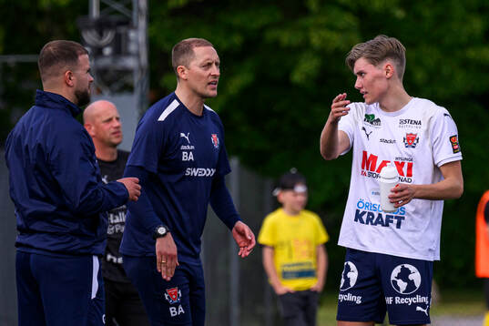 Åstorps tränare Bobby Alm Nilsson och Leon Johansson