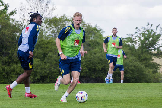 Jeremy Agbonifo and Hugo Larsson of the Swedish men's